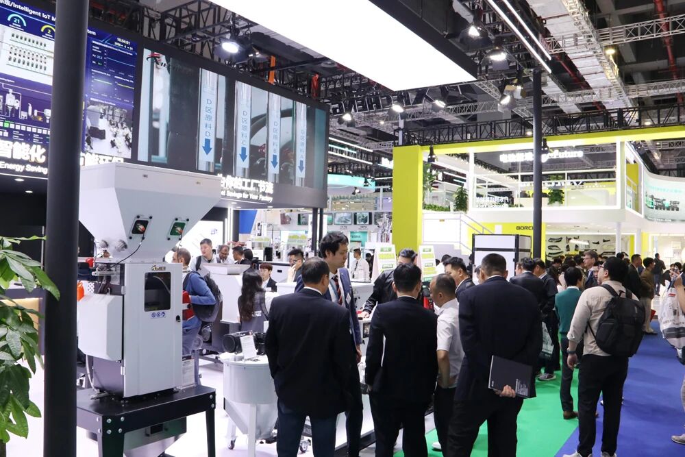 Xiecheng’s Booth at CHINAPLAS 2026 Draws Massive Crowds
